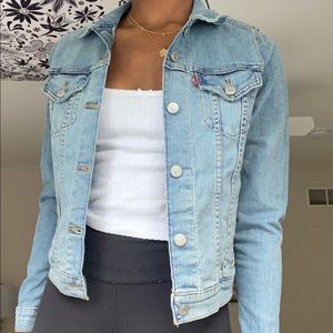 Levi’s Light Wash Fitted Denim Jacket